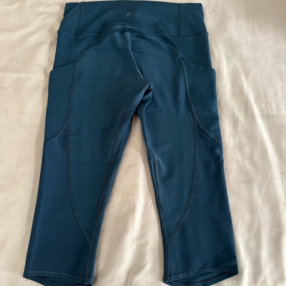 Athleta Capri Leggings with 4 Pockets! - Picture 2 of 3